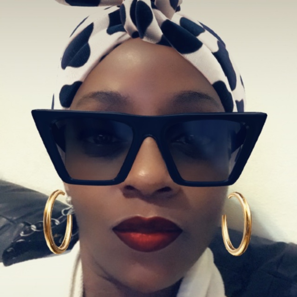 Meet your Posher, Enide